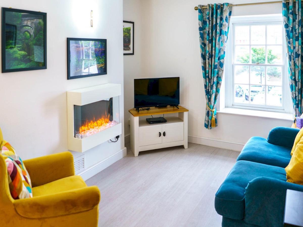 Pass The Keys Modern 2 Bed Flat Overlooking Aberaeron Harbour Exterior photo